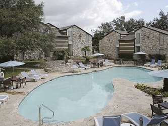 The Escapade Apartments - San Antonio, TX