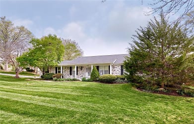 668 Stablestone Dr - Chesterfield, MO