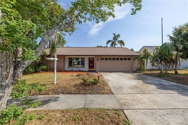 2873 Sarah Dr - Clearwater, FL