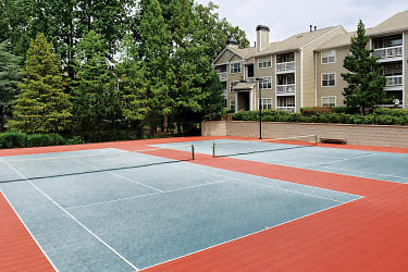 The Courts At Fair Oaks Apartments - Fairfax, VA