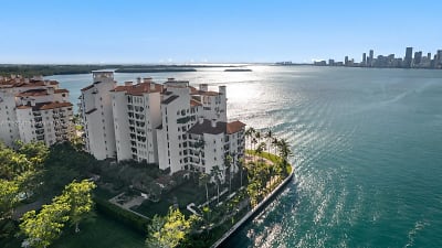 5365 Fisher Island Dr #5365 - Miami Beach, FL