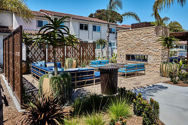 Surfside Villas Apartments - Huntington Beach, CA