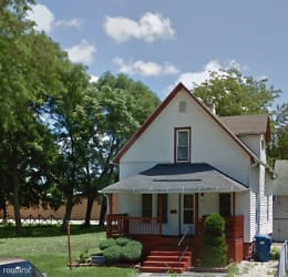 410 N Indiana Ave - Kankakee, IL