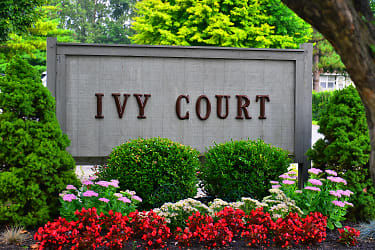 Ivy Court Apartments - Urbana, OH