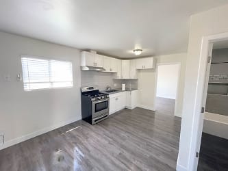 1312 W Florence Ave unit 3 - Los Angeles, CA