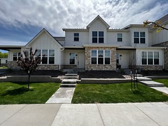 3045 E Trilby Rd - Fort Collins, CO