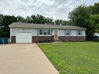 307 S Summit St - Carl Junction, MO