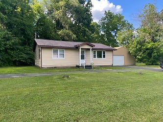 1284 KY-80 - Russell Springs, KY