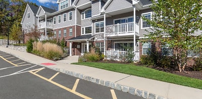 Zephyr Ridge At Cedar Grove Apartments - Cedar Grove, NJ