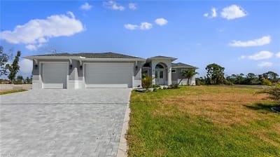 3225 NW 21st Terrace - Cape Coral, FL