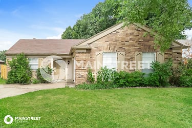 7305 Shadow Bend Dr - Fort Worth, TX