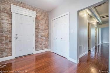 5764 Woodward Ave #5 - Detroit, MI