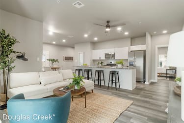 Douglas Creek Patio Homes Apartments - Jenks, OK
