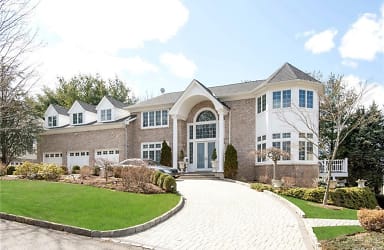 19 Brassie Rd - Eastchester, NY