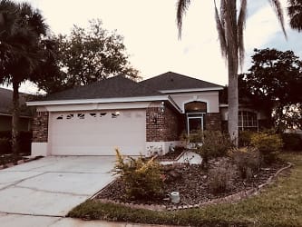 1724 Golfview Dr - Kissimmee, FL