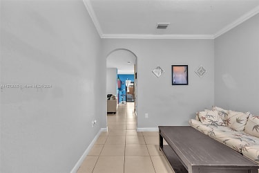 380 NE 37th Terrace #380 - Homestead, FL