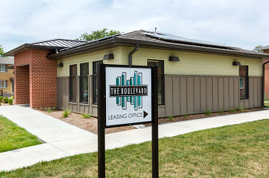 The Boulevard Townhomes - Springfield, IL