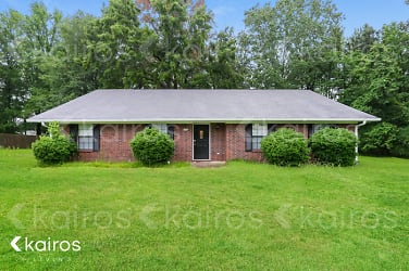 1003 Rosswood Colony Dr - Pine Bluff, AR