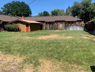 136 NW Florida Ave unit 2 - Bend, OR