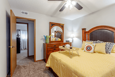 Brookfield Village Apartments - Topeka, KS