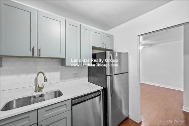 7319 N Rogers Ave unit 101 - Chicago, IL