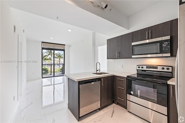 1 Curtiss Pkwy #314 - Miami Springs, FL