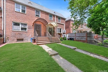 147-43 78th Ave - Queens, NY