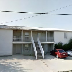 200 Howell St - Florence, TX
