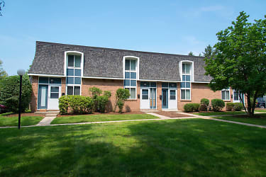The Commons At Windsor Gardens Apartments - Norwood, MA