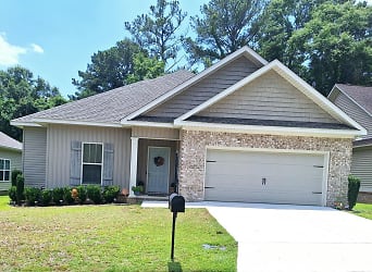 324 Camberly Ct - Dothan, AL