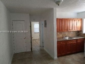 640 NW 10th Terrace #1 - Fort Lauderdale, FL