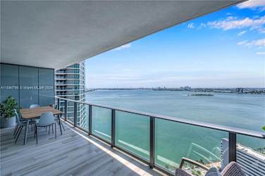 650 NE 32nd St #2904 - Miami, FL