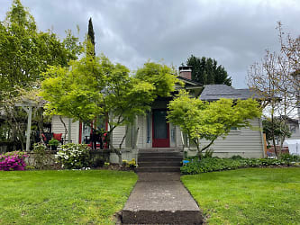 437 NW 6th St - Corvallis, OR