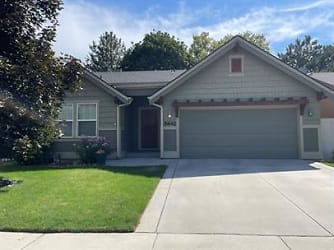 5642 N Armstrong Ave - Boise, ID
