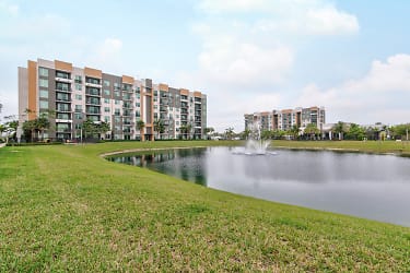 The Pomelo Apartments - Miami Gardens, FL