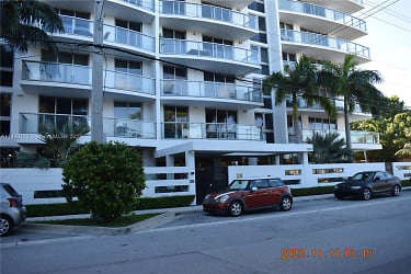 13800 Highland Dr #409 - North Miami Beach, FL