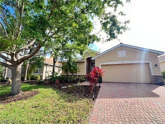 13092 Silver Thorn Loop - North Fort Myers, FL