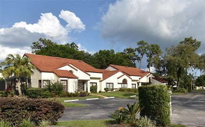 5426 Villa Deste Ct #2426 - Zephyrhills, FL
