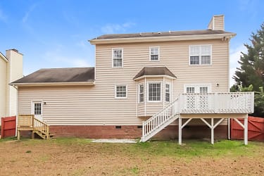 1003 Planters Trail Ct - Knightdale, NC