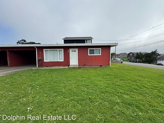 447 NW 11th St - Newport, OR