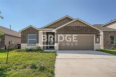 1244 Treehouse Ln - New Braunfels, TX