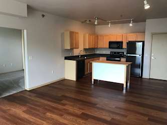 315 Riverfront Terrace Apartments - Eau Claire, WI