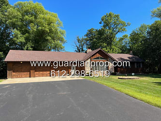 10540 67th St S - Cottage Grove, MN