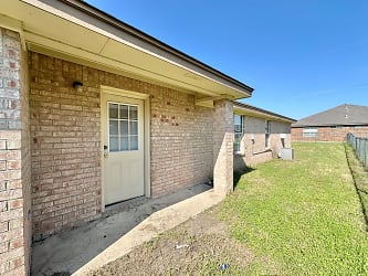 2702 Seabiscuit Dr - Killeen, TX