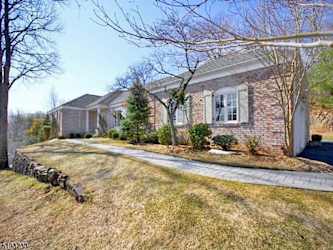 29 Vincent Rd - Cedar Grove, NJ