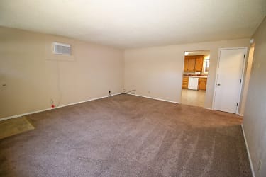 1747 Crater Lake Ave - Medford, OR