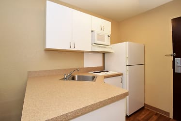 Furnished Studio Rochester South Apartments - Rochester, MN