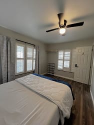 Room For Rent - Highlands, TX