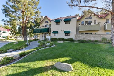 West Oaks Apartments - Lancaster, CA