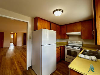 1686 NW Division St unit 1 - Corvallis, OR